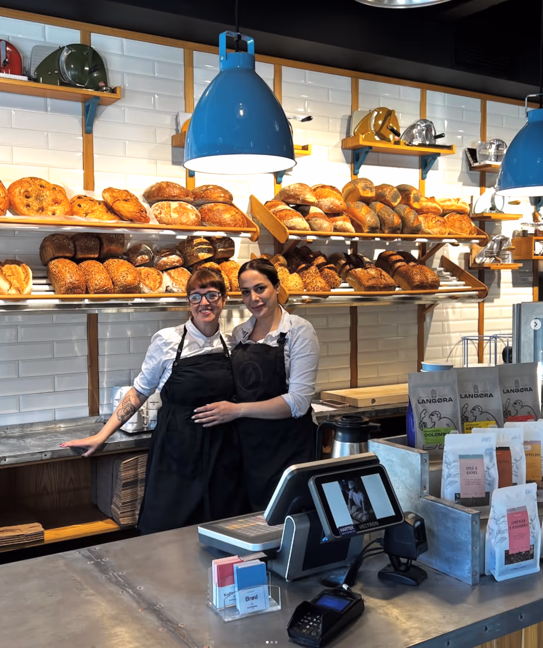 Bakeriet hos Kaffebønna med fersk brød